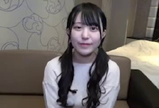 新人小少妇露脸初次下海，颜值不错身体保养的很嫩，揉软的骚奶子肆意揉捏，小逼逼掰开给狼友看自慰呻吟好骚第06集